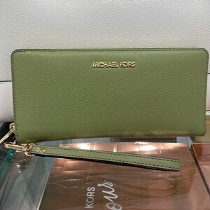 MICHAEL KORS
Leather Continental Wristlet Phone Case Wallet 
Light Sage
NWT